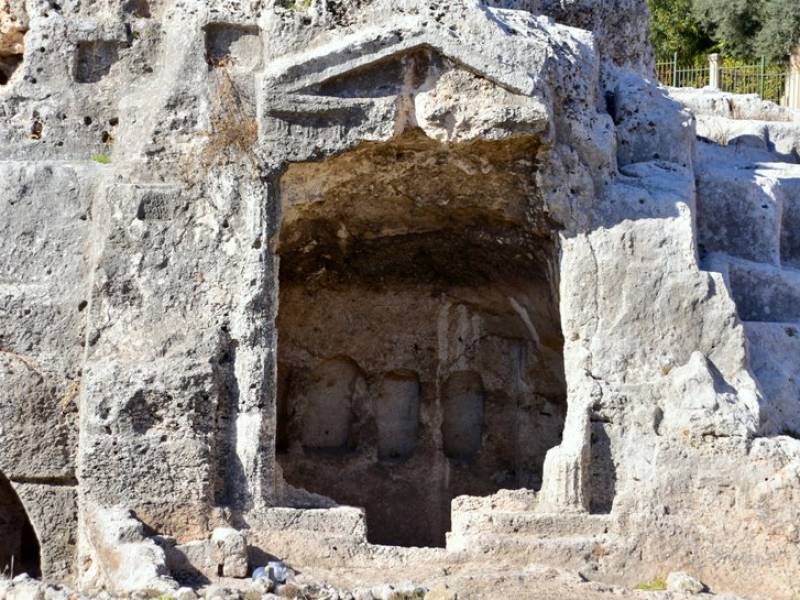 Rzekomy grób Archimedesa w Syrakuzach na Sycylii